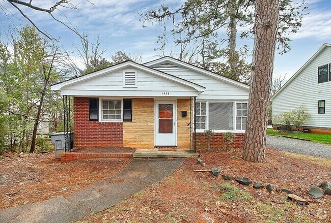Building Photo - Charming 2BD/1BA Duplex Rental