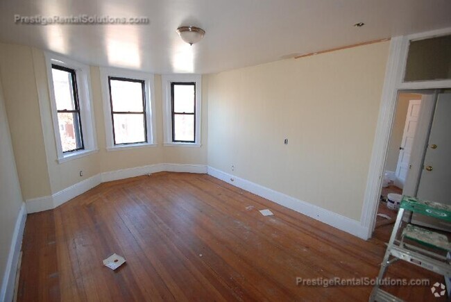 Building Photo - 69 S Huntington Ave Unit 1 Rental