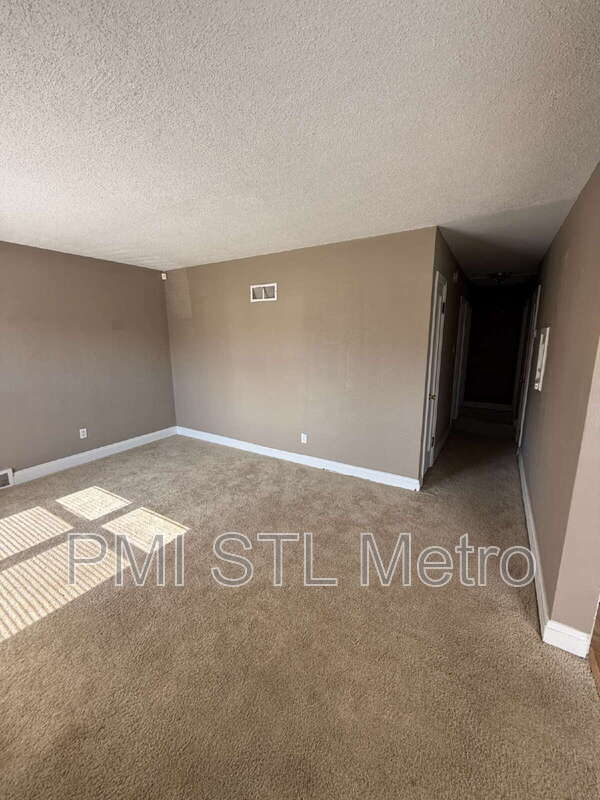 Photo - 6737 Kenwood Dr