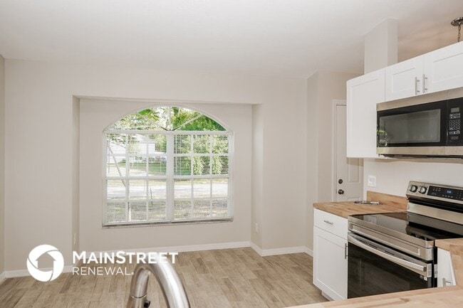 Photo - 1722 Elmhurst Cir SE