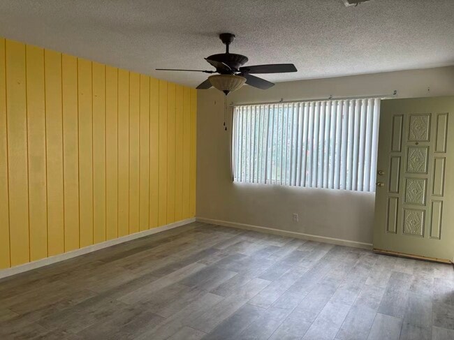 Photo - 842 W Alamos Ave