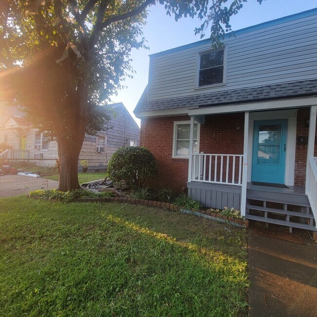 Willoughby 3 bedroom/1 bath apartment Unit Willoughby Norfolk, VA