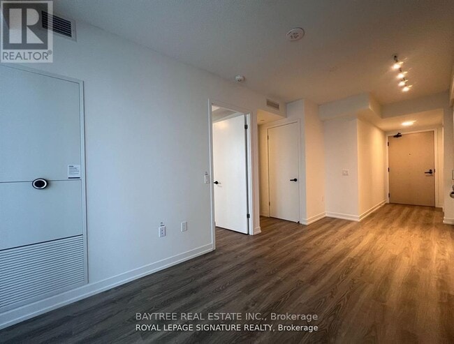 Photo - 195 Commerce St Unité 1617