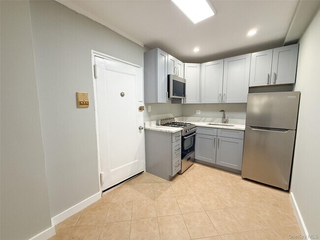 Photo - 302 E Broadway Unit A