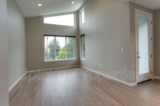 Photo - 3563 N Gantenbein Ave Unit #302