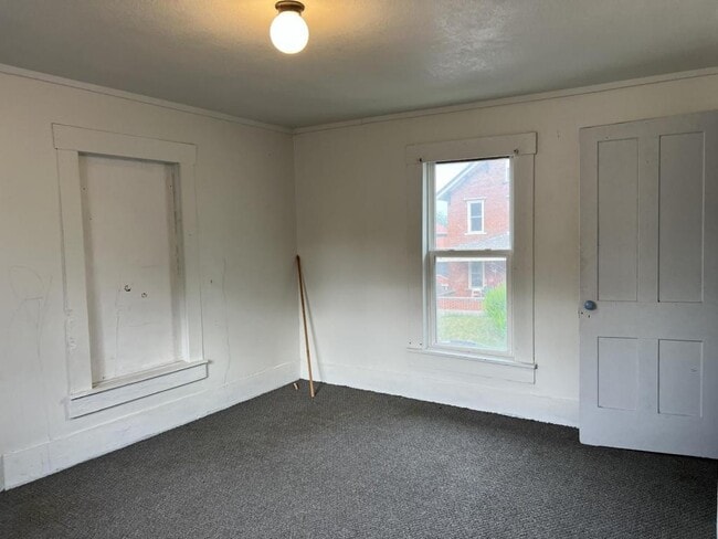 Photo - 207 W 4th St