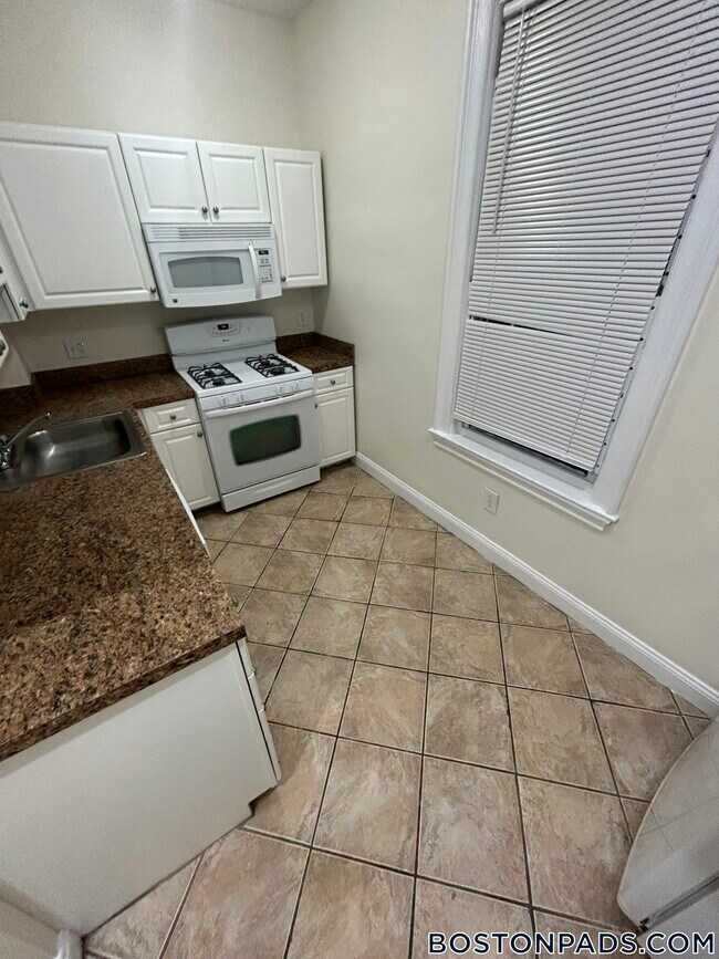 Photo - 53 Ashford St Unit 2