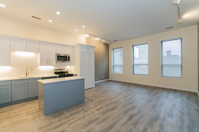 Photo - 2320 N Clark St Unit 2