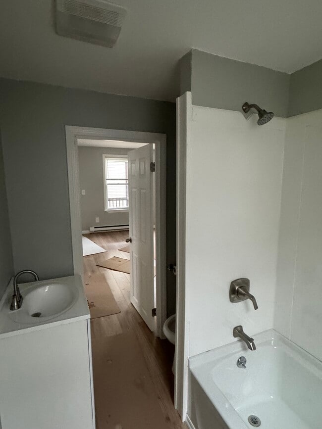 Photo - 111 Ennell St Unit Ennell