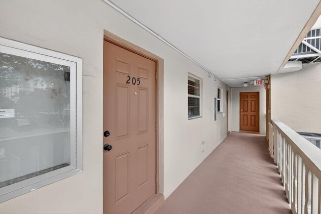 Photo - 1617 SE 15th St