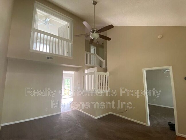 Photo - 96 Tannenbaum Cir