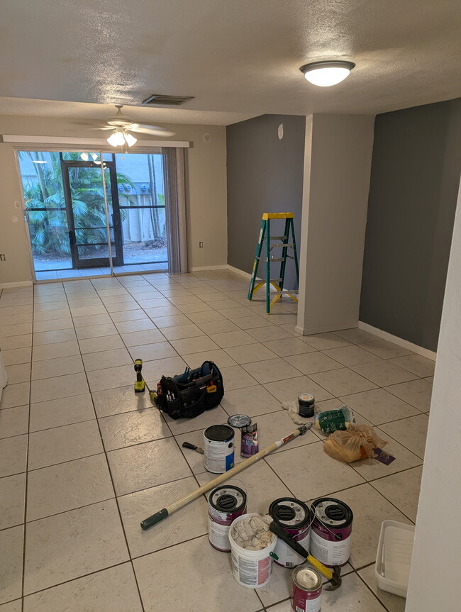 Sala de estar Comedor - 205 S Courtenay Pky Unidad #109