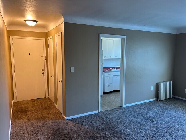 Photo - Great 1 Bedroom in W St Paul!!  Move IN SPECIALS!! Unit 102