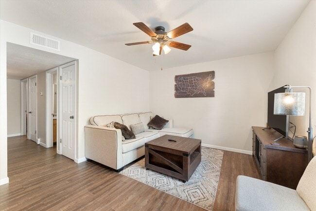 Photo - 2 bedroom downtown condo next to the Hospi...