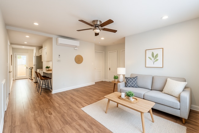 Building Photo - 1613 F St NE Unit 2 Rental