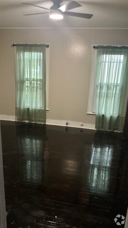 Building Photo - 222 Davis St Unit 1ft floor Rental