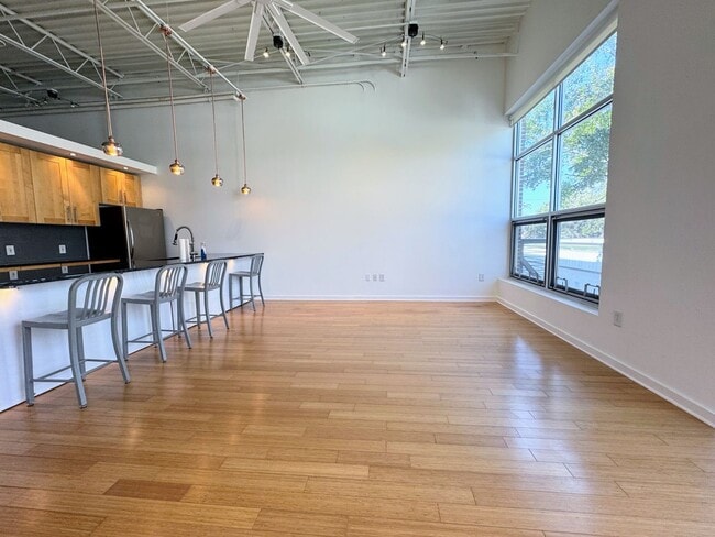Photo - 1 BED | 1 BATH | MODERN CONDO with PARKING SPACE | MIDTOWN