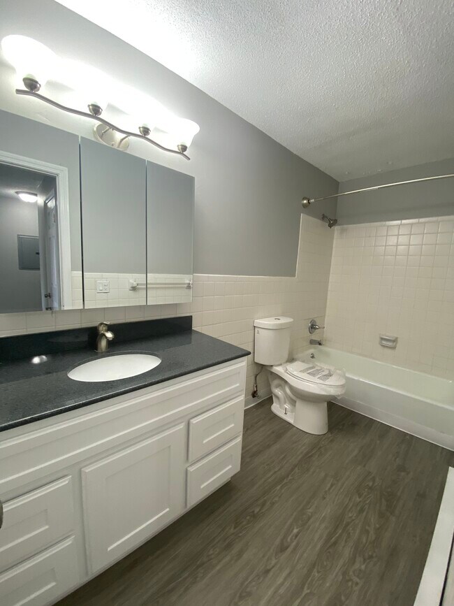 Omega Estates Apartments For Rent in Branford, CT