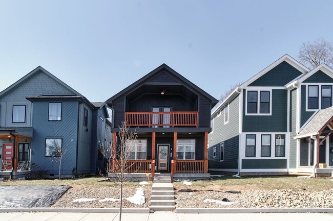 Building Photo - Modern 3BD/2BA located in downtown Indy!