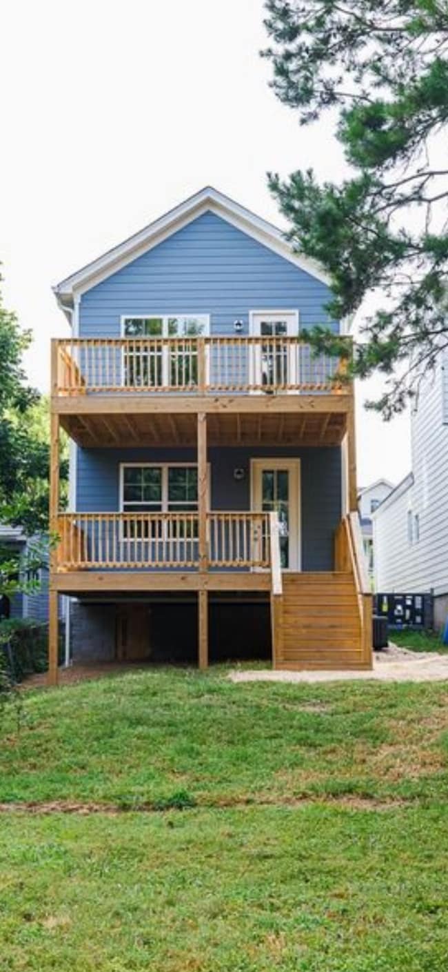 Photo - 966 Samuel St