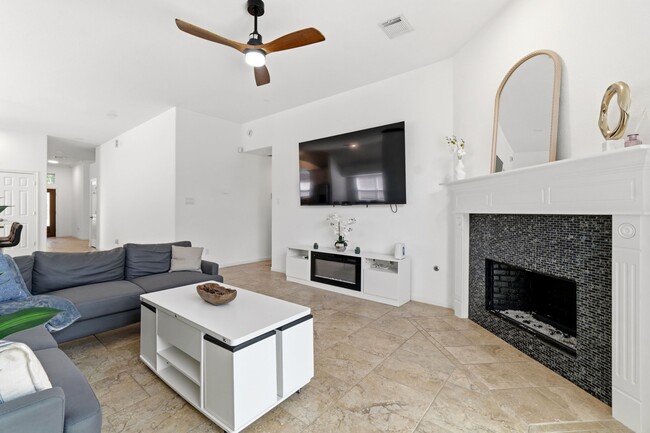 Photo - 18 Avenswood Pl