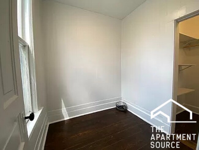 Photo - 3331 N Whipple St Unit 2