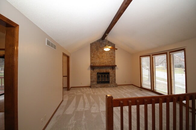 Photo - Huge 3 Bed 2.5 Bath home Overland Park