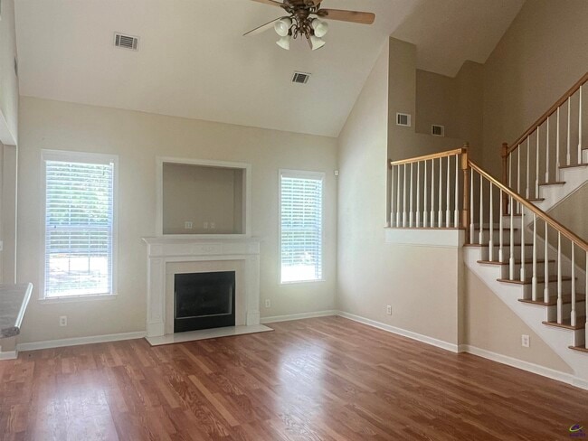 Photo - 136 Joycliff Cir