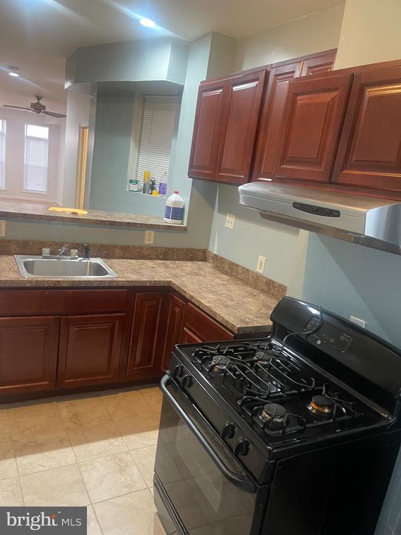 Photo - 518 Sanford Pl