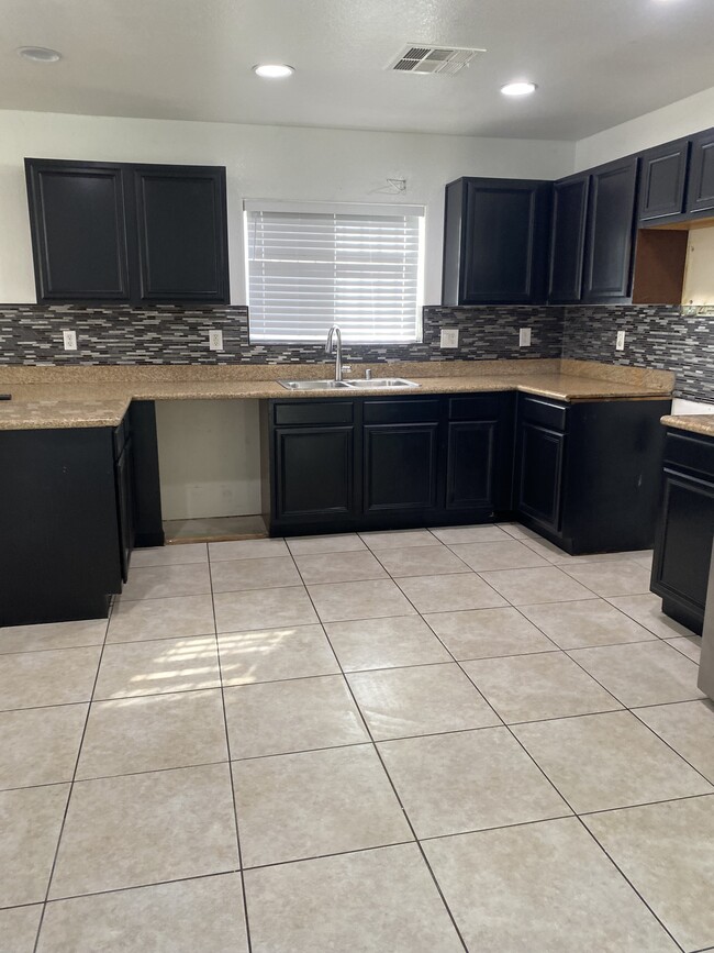 Photo - 4187 Story Rock St