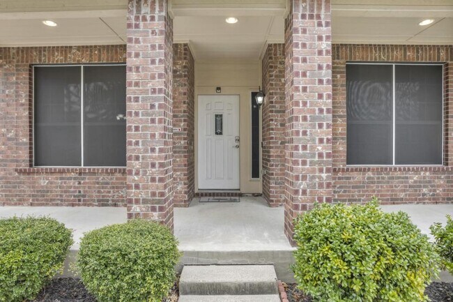 Photo - 6109 Suellen Ln