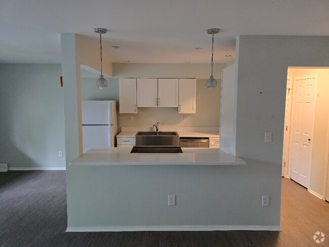 Building Photo - 418 Riviera Dr Unit 114 Rental