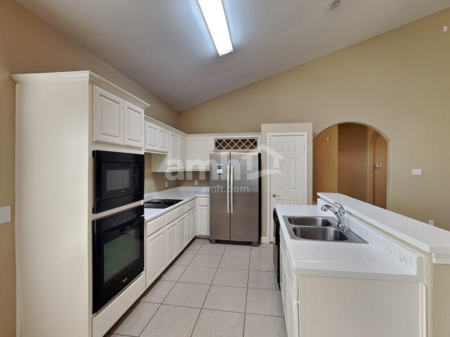 Photo - 14 Sweetwood