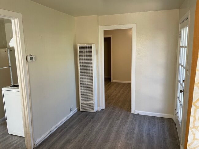 Photo - 721 N Church St