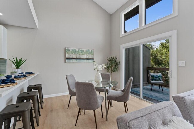 Photo - 103 Comanche Dr