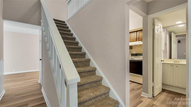 Photo - 6927 Stonington Ln