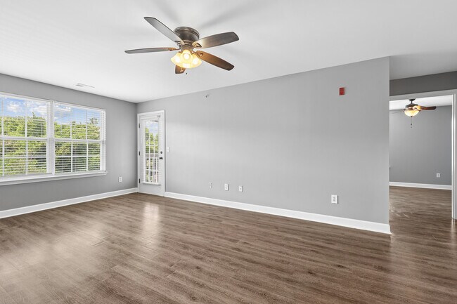 Photo - Royce Hill Apartments