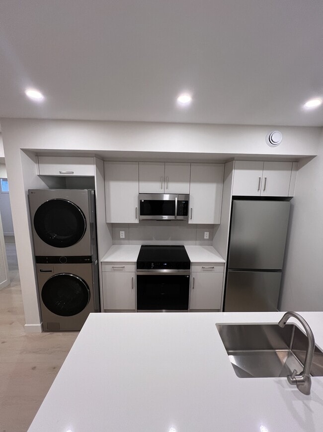 Building Photo - 79 Marquette Ave