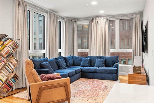 Building Photo - 10 Taber St Unit 301 Rental