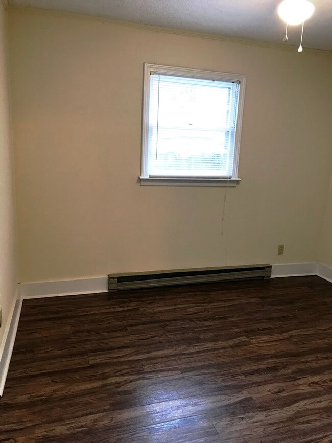 Photo - 406 Old Central Rd