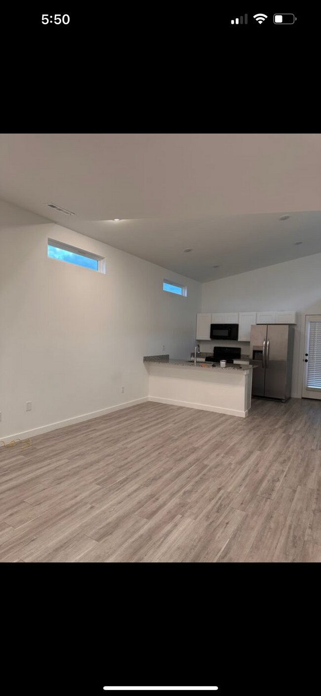 Photo - 920 Illinois Ave