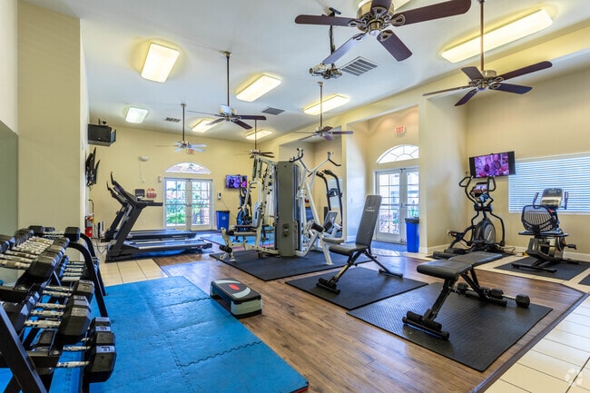 Gimnasio grande - Golden Valley Luxury Apartments