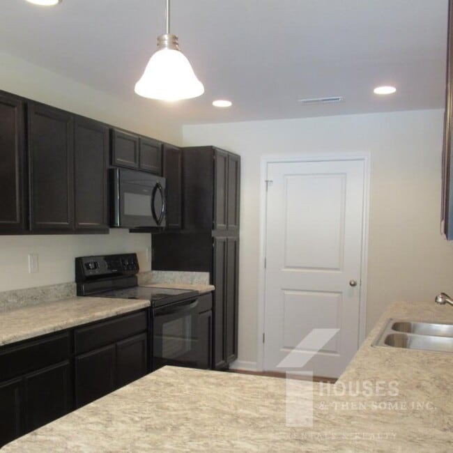 Photo - 403 Bramlett Rd