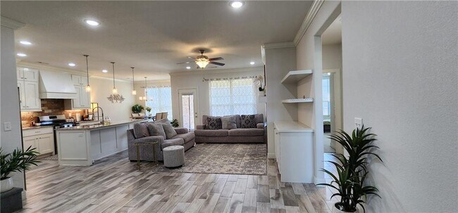 Photo - 1001 W Ashmore Landing Loop