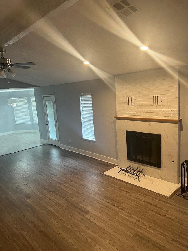 Photo - 7210 NW Willow Creek Dr