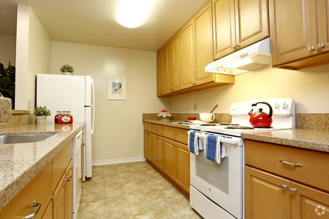 1BR,1BA 836SQ