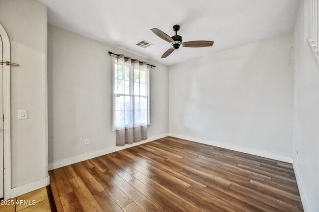 Photo - 839 S Adam Wy