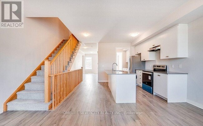 Photo - 585 Colborne St E