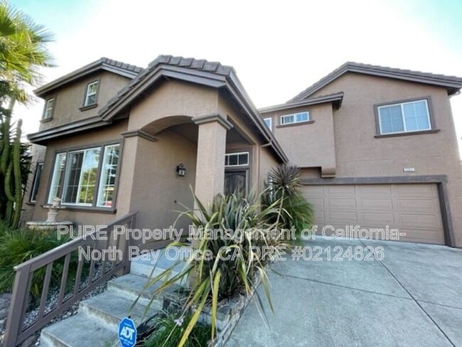 Building Photo - 1904 Fallbrook Ln