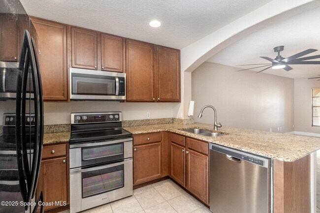 Photo - 1200 Luminary Cir